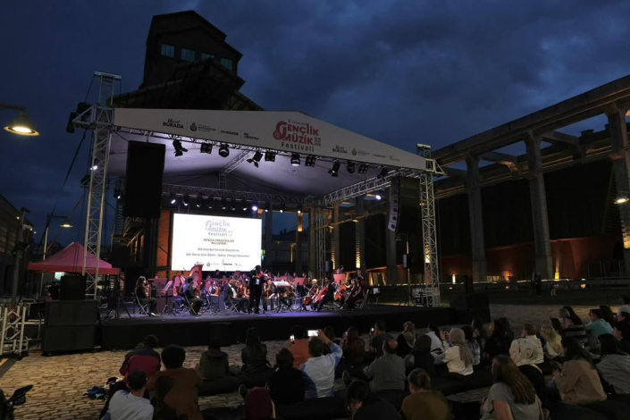 1 2. İSTANBUL GENÇLİK MÜZİK FESTİVALİ