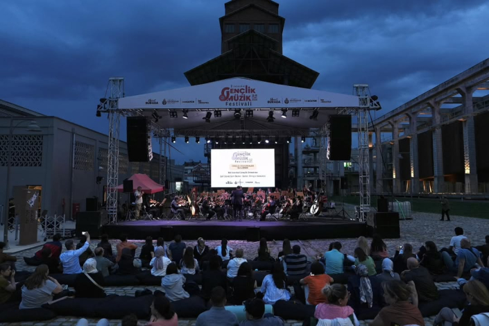 3 2. İSTANBUL GENÇLİK MÜZİK FESTİVALİ