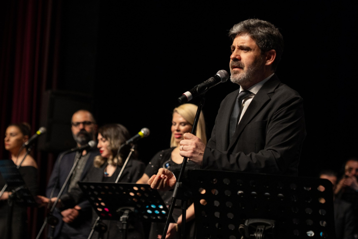 4 İBB TÜRK HALK MÜZİĞİ TOPLULUĞU USTALARA SAYGI ALİ EKBER ÇİÇEK’İ ANMA KONSERİ