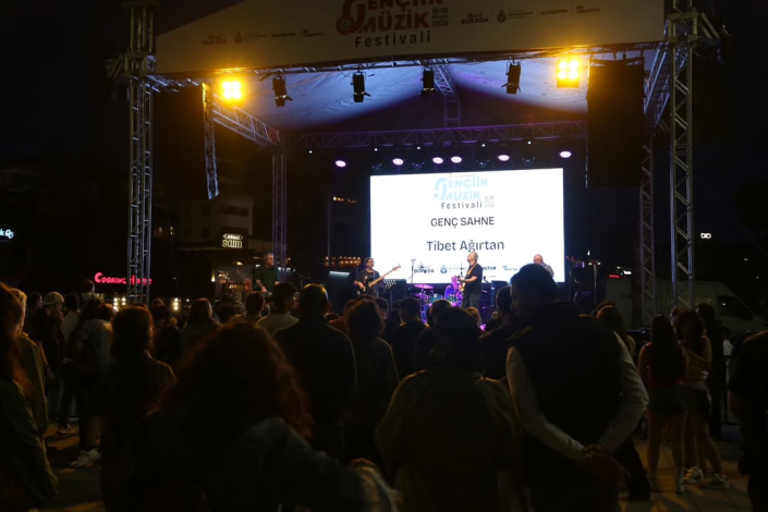 5 2. İSTANBUL GENÇLİK MÜZİK FESTİVALİ