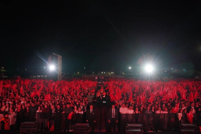7 İBB GENÇLİK HALK DANSLARI TOPLULUĞU - 19 MAYIS ATATÜRK'Ü ANMA, GENÇLİK VE SPOR BAYRAMI'NI MALTEPE ETKİNLİK ALANI'NDA BÜYÜK BİR COŞKUYLA KUTLADIK