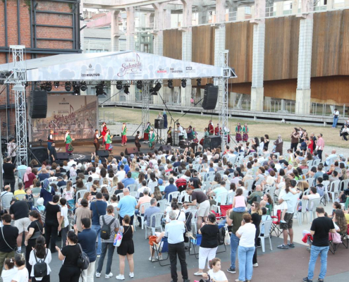 4 İBB ÇOCUK SANAT EĞİTİMLERİ YIL SONU KONSERİ - GELECEK SAHNEDE