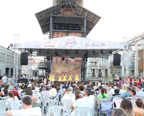 5 İBB ÇOCUK SANAT EĞİTİMLERİ YIL SONU KONSERİ - GELECEK SAHNEDE