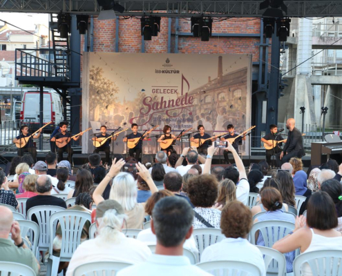 7 İBB ÇOCUK SANAT EĞİTİMLERİ YIL SONU KONSERİ - GELECEK SAHNEDE