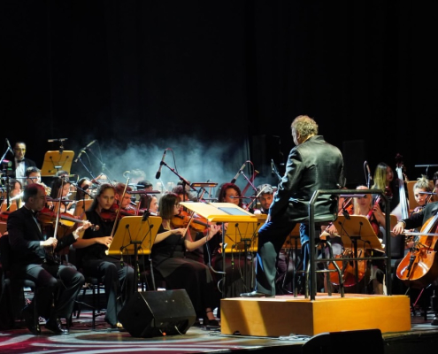 8 KURTALAN EKSPRES & İBB GENÇLİK ORKESTRASI 'ZAMANIN ÖTESİNDE' HARBİYE CEMİL TOPUZLU AÇIK HAVA TİYATROSU KONSERİ